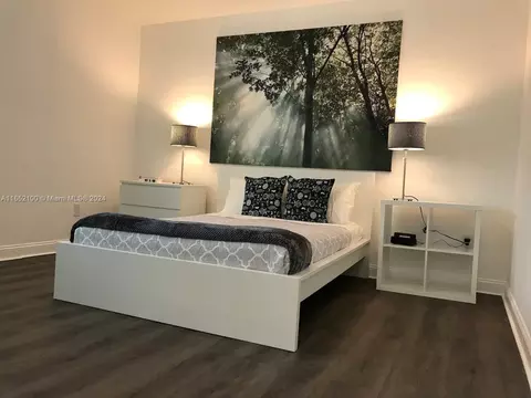 2615 Collins Ave #24, Miami Beach, FL 33140