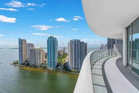 300 S Biscayne Blvd #T-2910, Miami, FL 33131