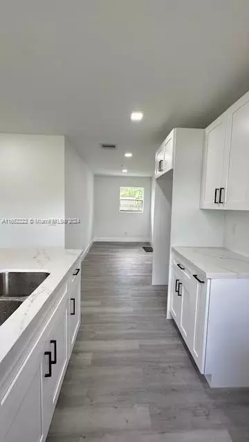 10220 Caribbean Blvd, Cutler Bay, FL 33189