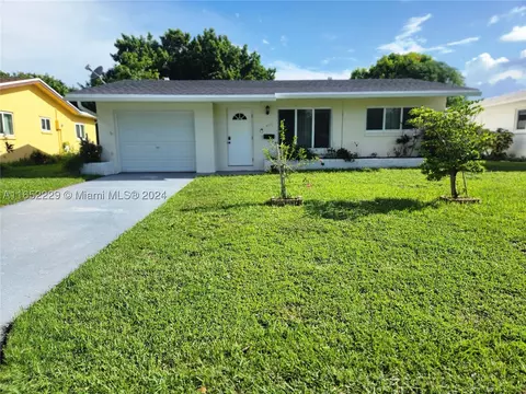 4915 NW 53rd St, Tamarac, FL 33319