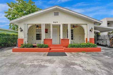 869 SW 4th St, Miami, FL 33130