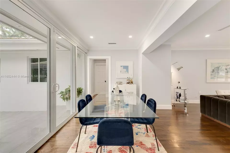 Dining - 547 Giralda Ave, Coral Gables, FL 33134 photo 2 of 3