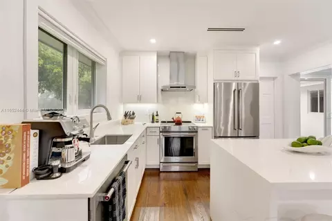 Kitchen - 547 Giralda Ave, Coral Gables, FL 33134 photo 1 of 4