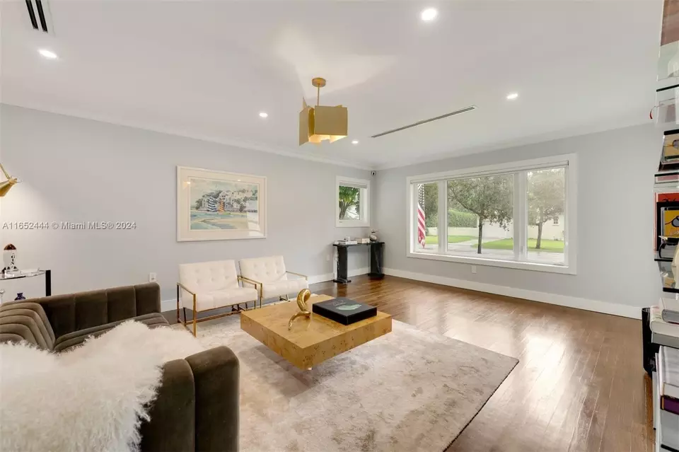 Living - 547 Giralda Ave, Coral Gables, FL 33134 photo 7 of 7
