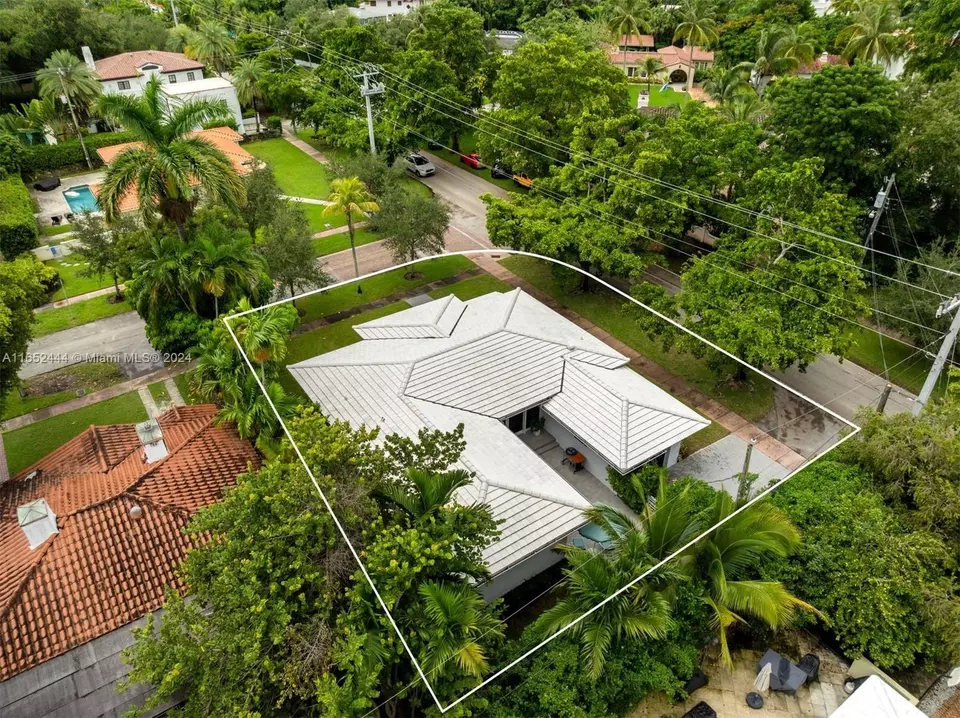 View/Area - 547 Giralda Ave, Coral Gables, FL 33134 photo 12 of 12
