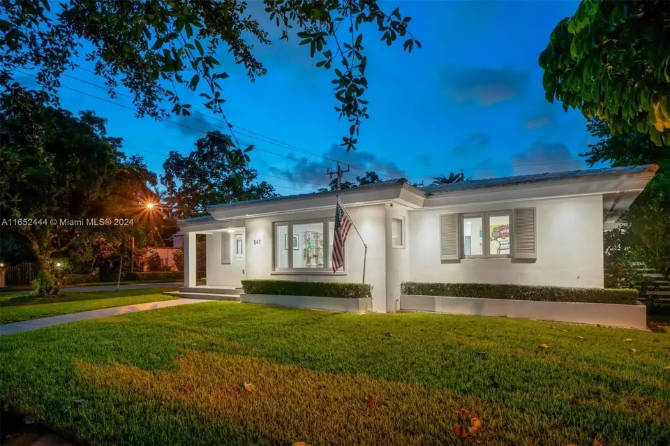 Exterior - 547 Giralda Ave, Coral Gables, FL 33134 photo 15 of 15