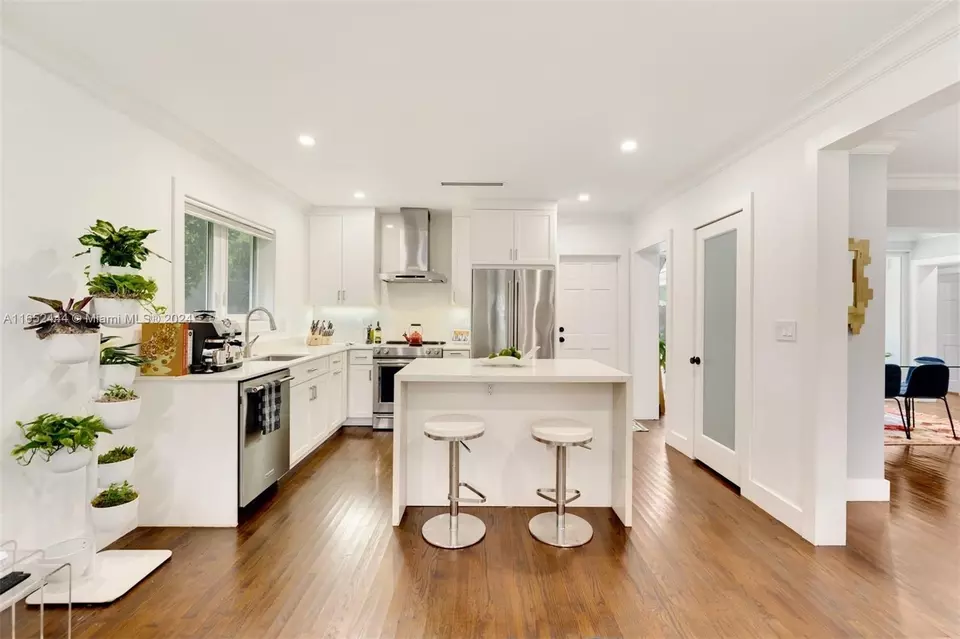 Kitchen - 547 Giralda Ave, Coral Gables, FL 33134 photo 4 of 4