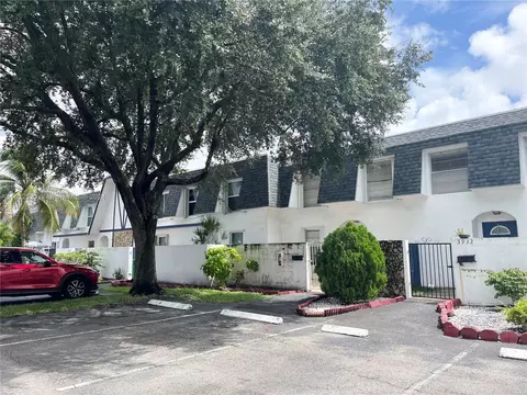 3928 SW 67th Ter #118, Davie, FL 33314