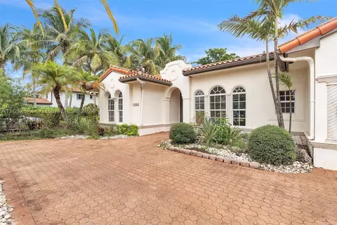 15955 NW 81st Ct, Miami Lakes, FL 33016