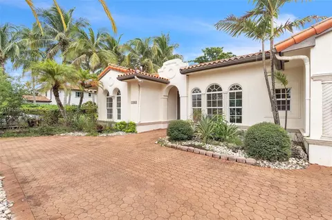 15955 NW 81st Ct, Miami Lakes, FL 33016