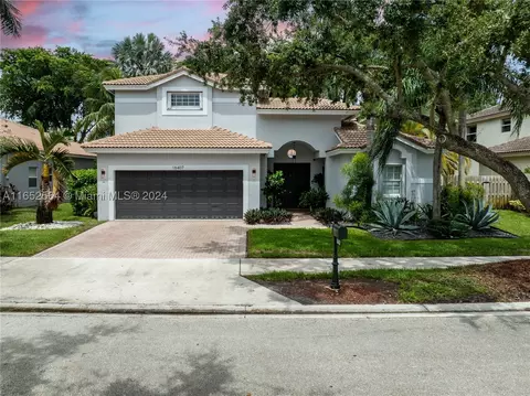 16407 Diamond Head Dr, Weston, FL 33331
