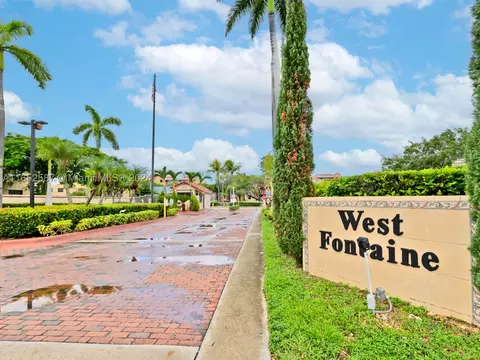 10227 NW 9th St Cir #206-3, Miami, FL 33172