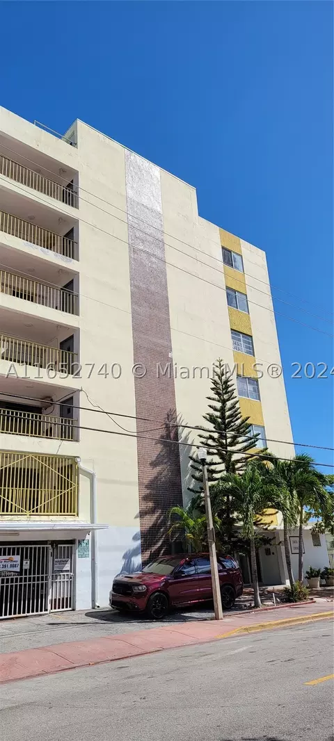 8001 Crespi Blvd #4A, Miami Beach, FL 33141