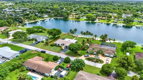10962 SW 117th St, Miami, FL 33176