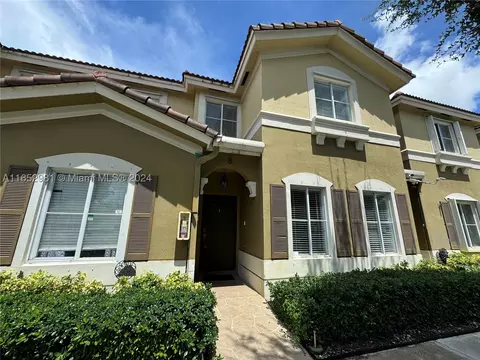 8900 W Flagler St #8, Miami, FL 33174