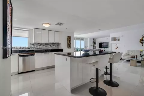 1800 N Bayshore Dr #1701, Miami, FL 33132