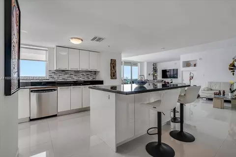 1800 N Bayshore Dr #1701, Miami, FL 33132