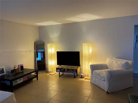 3101 SW 27th Ave #102, Miami, FL 33133
