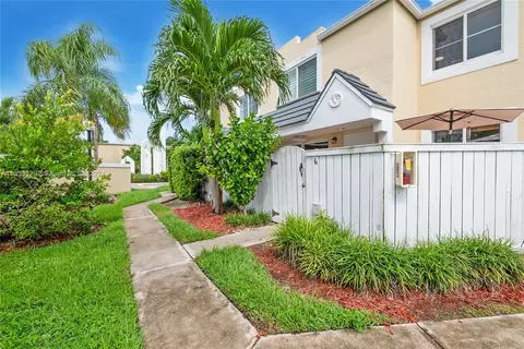 6810 SW 45th Ln #6, Miami, FL 33155