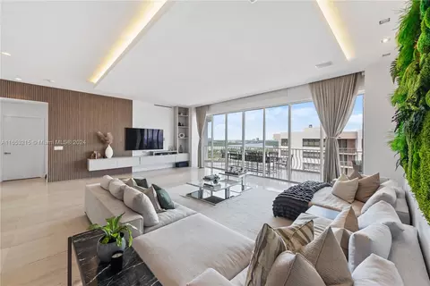 10155 Collins Ave #PH8, Bal Harbour, FL 33154