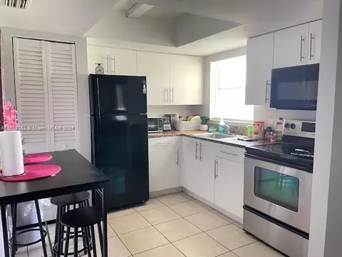 Undisclosed, Oakland Park, FL 33334