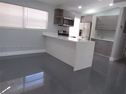 2867 SW 14th St, Fort Lauderdale, FL 33312