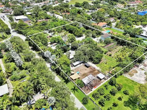 12100 SW 43rd St, Miami, FL 33175