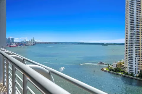 325 S Biscayne Blvd #2021, Miami, FL 33131