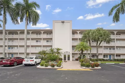 2004 Granada Dr #H1, Coconut Creek, FL 33066