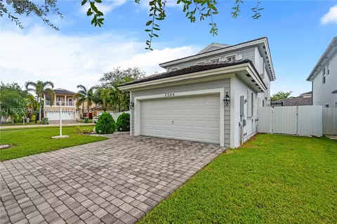 3244 SE 2nd Dr, Homestead, FL 33033
