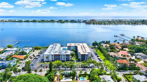 1516 S Lakeside Dr #112, Lake Worth, FL 33460
