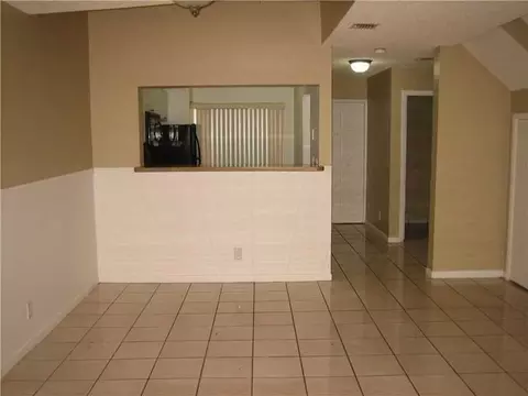 2460 NW 61st St, Miami, FL 33142