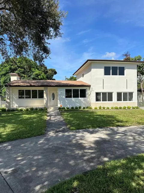 421 NW 153rd St, Miami, FL 33169