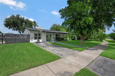 9301 Sterling Dr, Cutler Bay, FL 33157