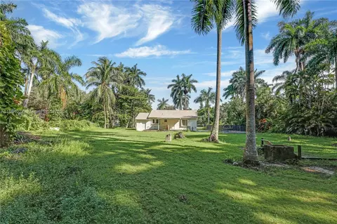 Exterior - 90 NE 158th St, Miami, FL 33162 photo 3 of 12