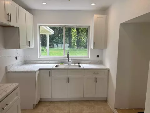 Kitchen - 90 NE 158th St, Miami, FL 33162 photo 2 of 3