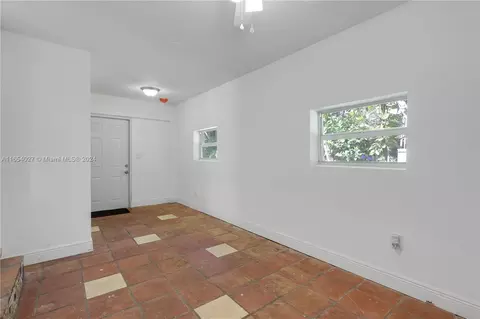 Living - 90 NE 158th St, Miami, FL 33162 photo 2 of 2