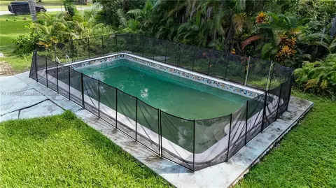 Exterior - 90 NE 158th St, Miami, FL 33162 photo 10 of 12
