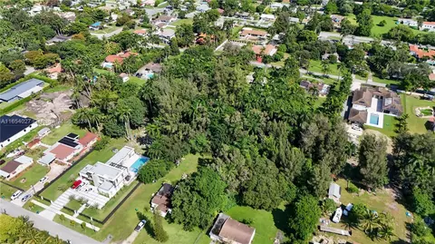 View/Area - 90 NE 158th St, Miami, FL 33162 photo 3 of 13