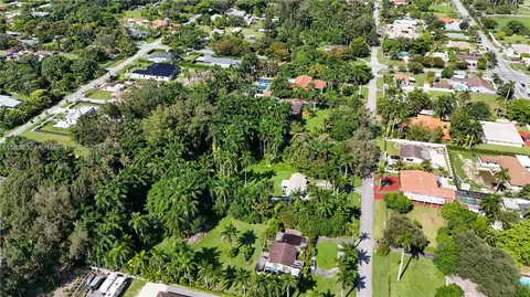 View/Area - 90 NE 158th St, Miami, FL 33162 photo 7 of 13