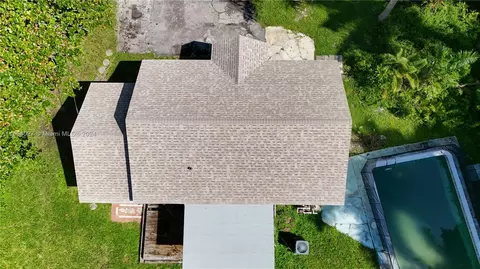 View/Area - 90 NE 158th St, Miami, FL 33162 photo 2 of 13