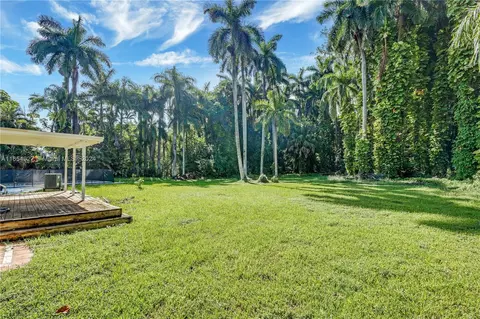 Exterior - 90 NE 158th St, Miami, FL 33162 photo 6 of 12
