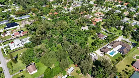 View/Area - 90 NE 158th St, Miami, FL 33162 photo 8 of 13