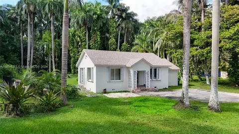 Exterior - 90 NE 158th St, Miami, FL 33162 photo 7 of 12