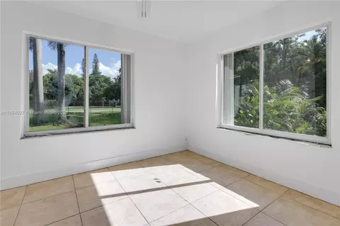 Bedroom - 90 NE 158th St, Miami, FL 33162 photo 2 of 4