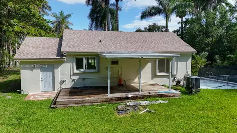 Exterior - 90 NE 158th St, Miami, FL 33162 photo 12 of 12