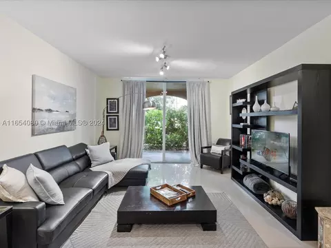 19555 E Country Club Dr #8105, Aventura, FL 33180
