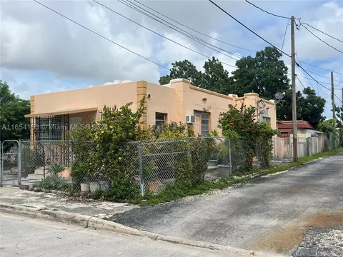 219 SW 21st Ave, Miami, FL 33135
