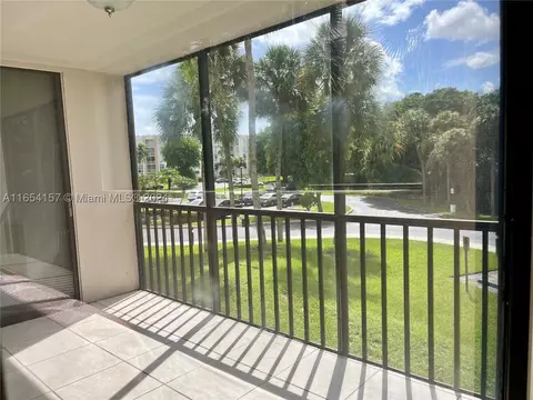 9735 NW 52nd St #218, Doral, FL 33178