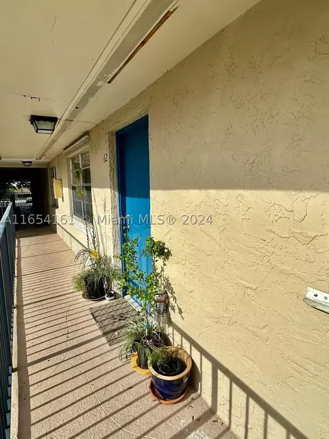 15391 S Dixie Hwy #62, Palmetto Bay, FL 33157